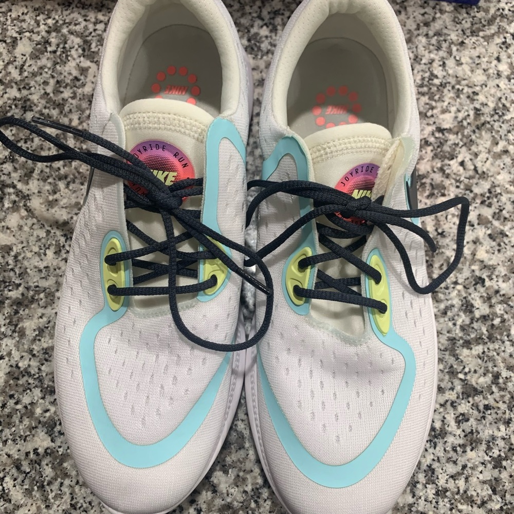 NIKE JOYRIDES